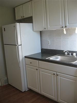 2nd image of 76 S Woodland Ave #A