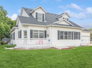 901 Saint Lawrence Dr, Northfield, MN 55057