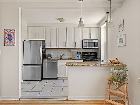 3rd image of 9524 Fort Hamilton Pkwy APT 610