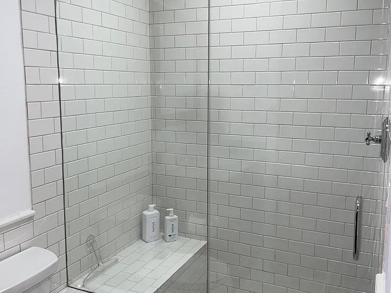519 W Main St #D101 — Photo 12