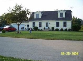 220 Sheridan Ave, Sheridan, IL 60551