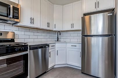 3rd image of 802 Main St APT 8