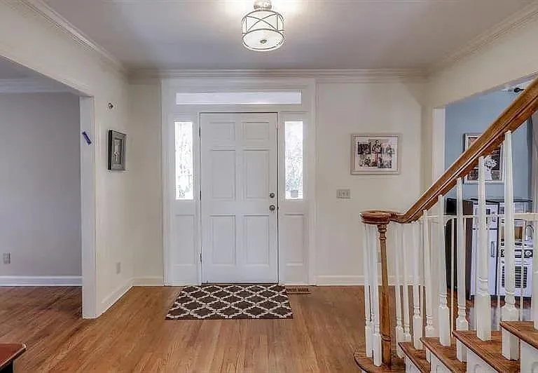 4 bed, 3.5 bath, 3327 sqft, $4,500 — Photo 2
