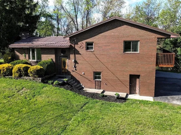 305 Upper Middletown Rd, Smock, PA 15480
