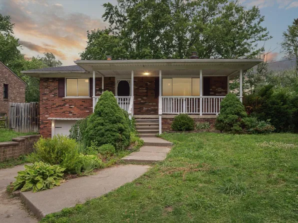 8447 Rickett Rd, Brighton, MI 48116