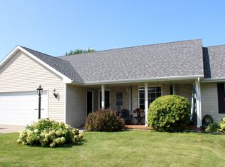 2268 Gingerwood Way, Suamico, WI 54313