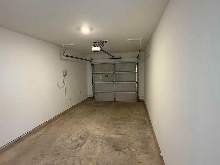 912 Pertuso Ln — Photo 14