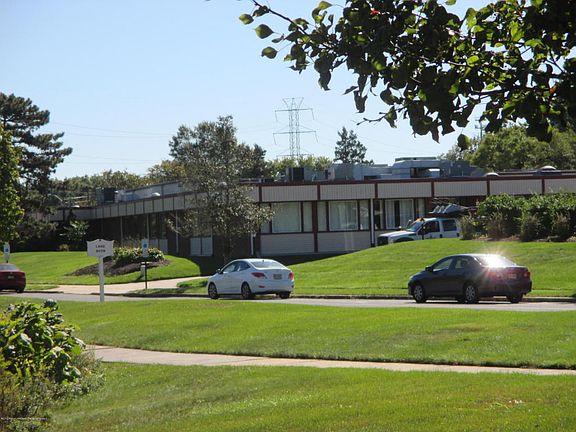 3rd image of 362B Chesterfield Ct
