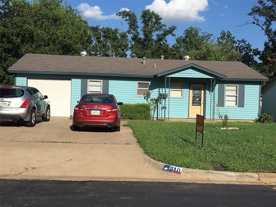 1st image of 810 Bell Dr