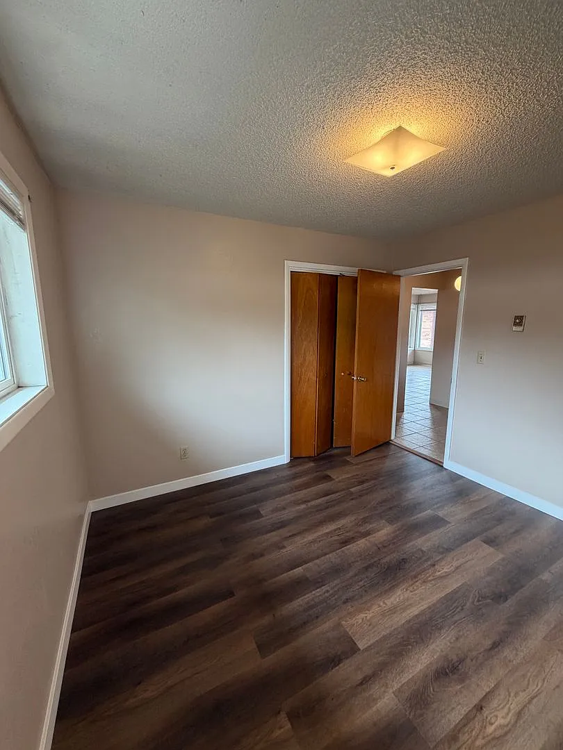 2 Bedroom, 1 Bath Duplex $1095/Month — Photo 4