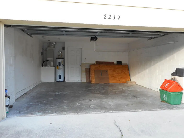 2219 Justin Ave — Photo 22