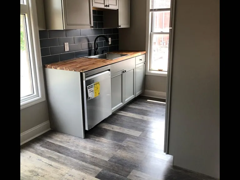 625 Morgan St #4 — Photo 8