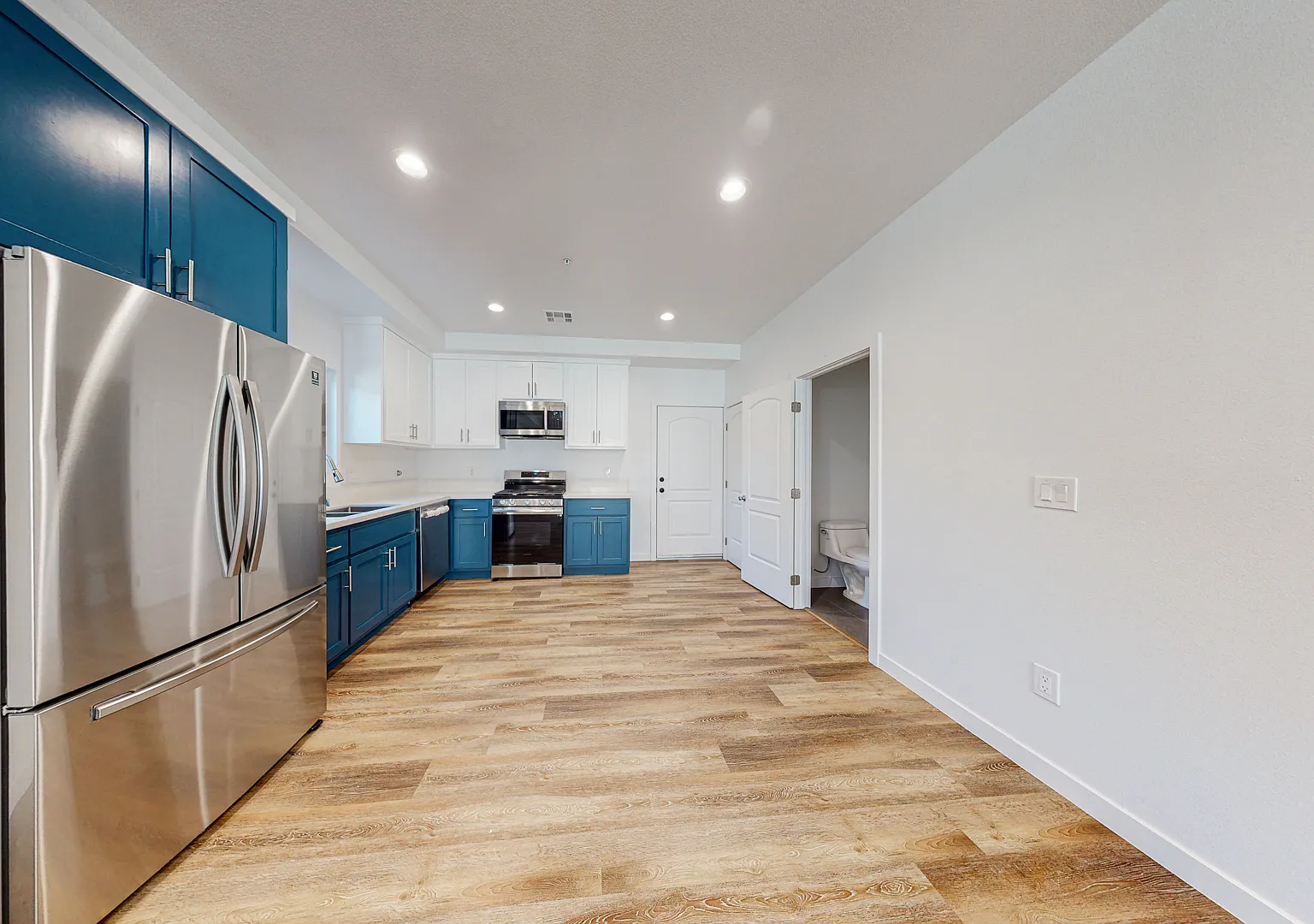 4 bed, 2.5 bath, 1700 sqft, $3,450 — Photo 2
