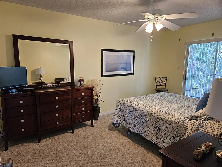 114 Beach Park Ln — Photo 8