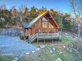 390 Hideaway Farm Rd, Piney Flats, TN 37686