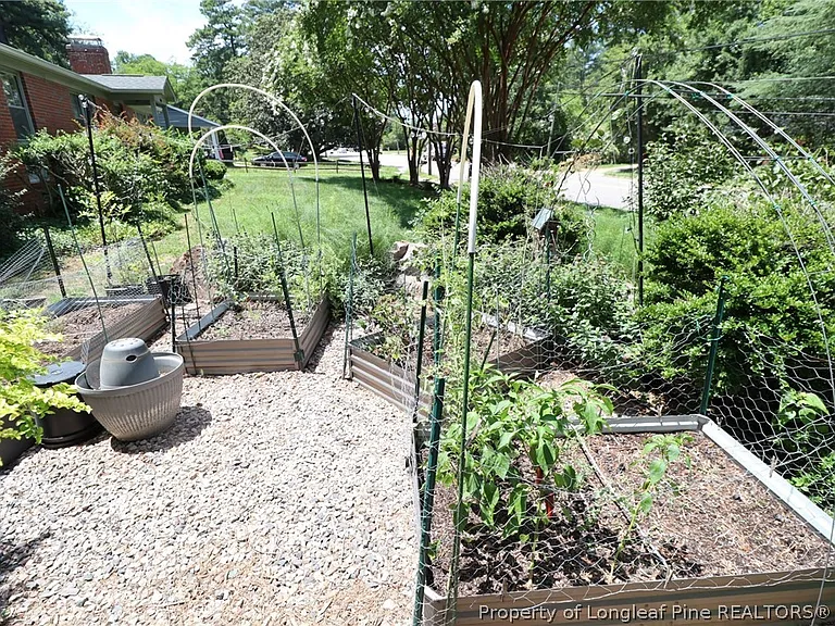 1009 Dogwood Ln — Photo 38