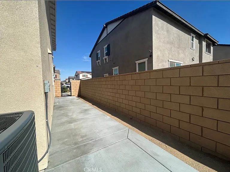 12574 Dartola St — Photo 43