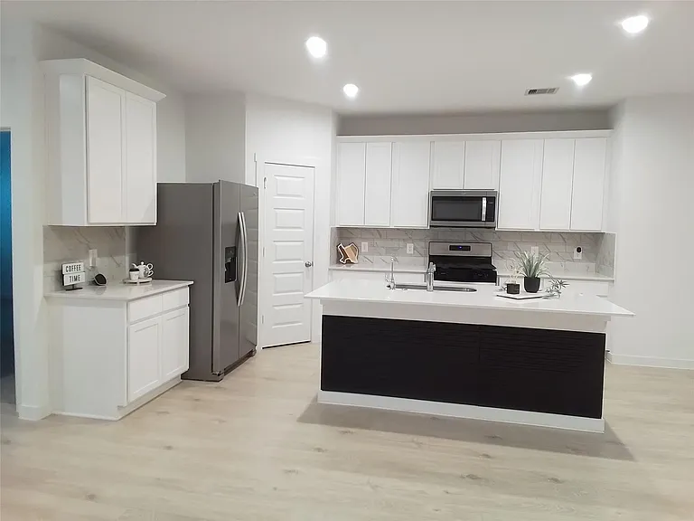 31739 Margaret Woods Ln — Photo 16