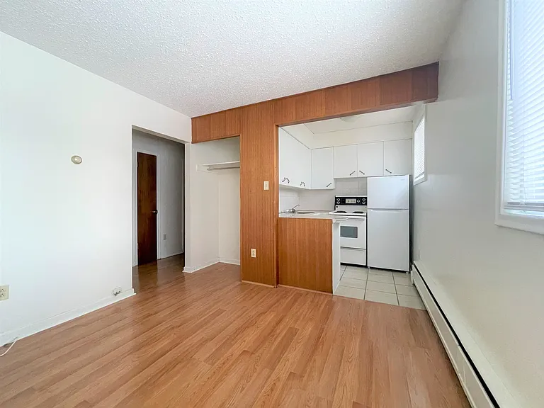 2120 Cornwall St #3 — Photo 2