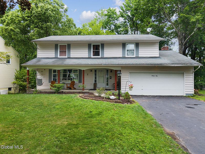 2nd image of 29 Fairway Avenue