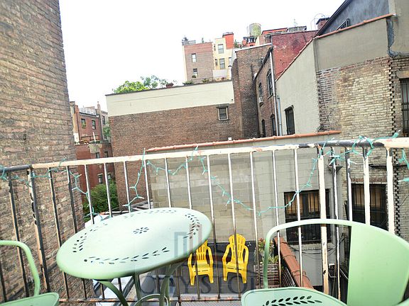 3rd image of 305 Amsterdam Ave APT 3A