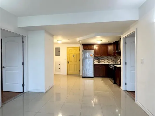 71-66 Parsons Boulevard image 2 of 14