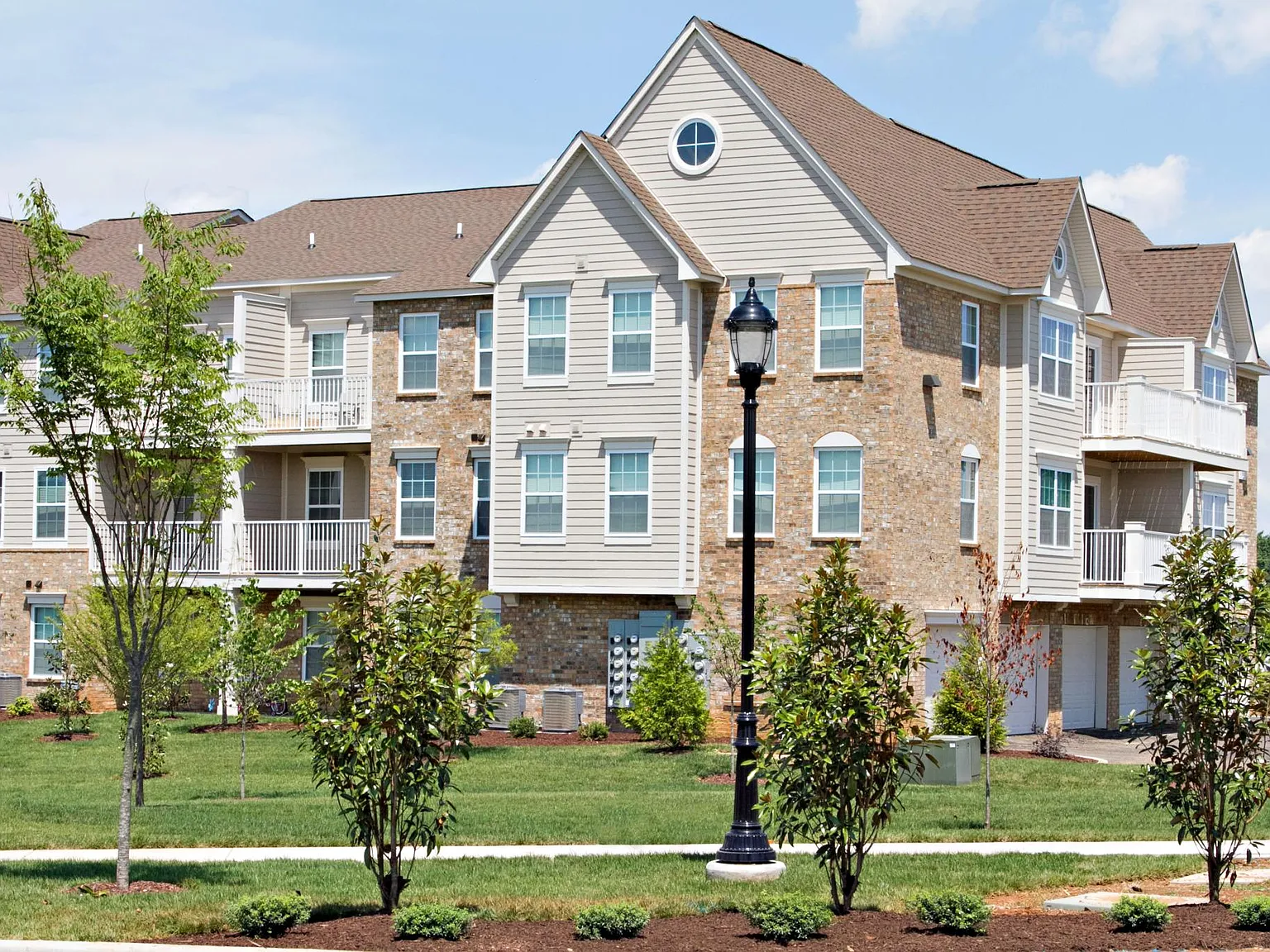 Arbor Brook Apartments — Photo 4