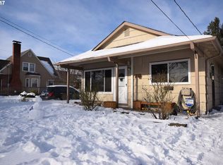 8329 SE Morrison St, Portland, OR 97216