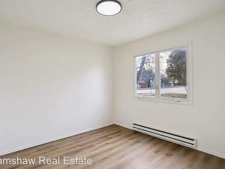 2402 High View Ct — Photo 11