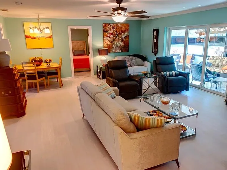 323 Dolphin Pkwy — Photo 7