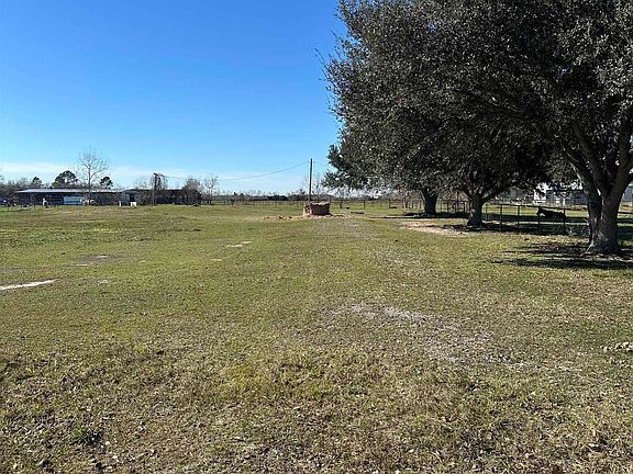 3rd image of 210 Borne Ln