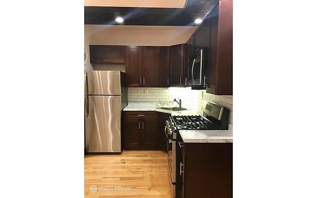 Rented by Douglas Elliman | media 19