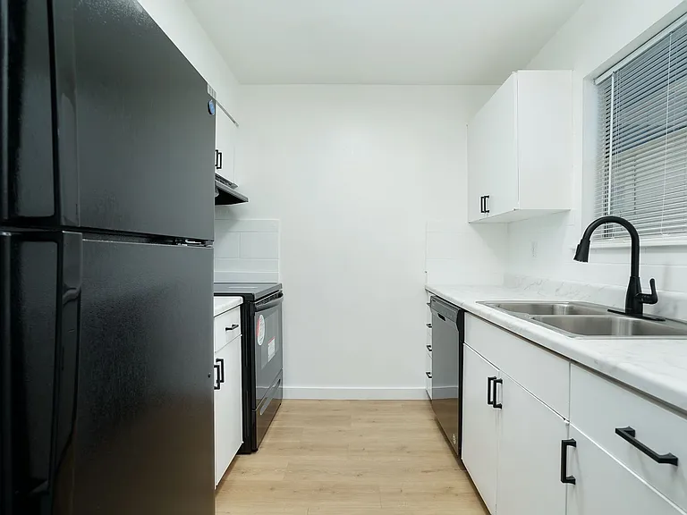 9511 Contessa Dr #8 — Photo 6