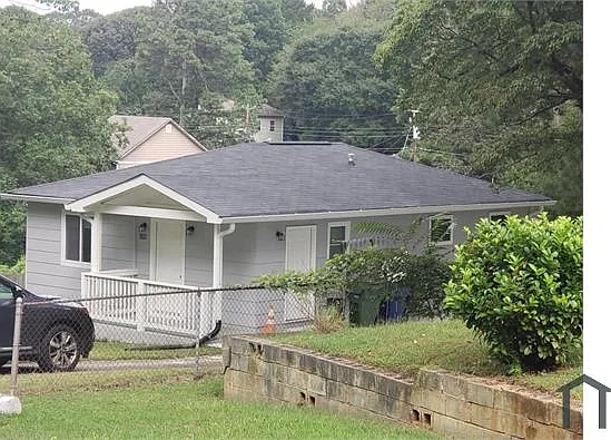 3 bed, $2,700 — Photo 2