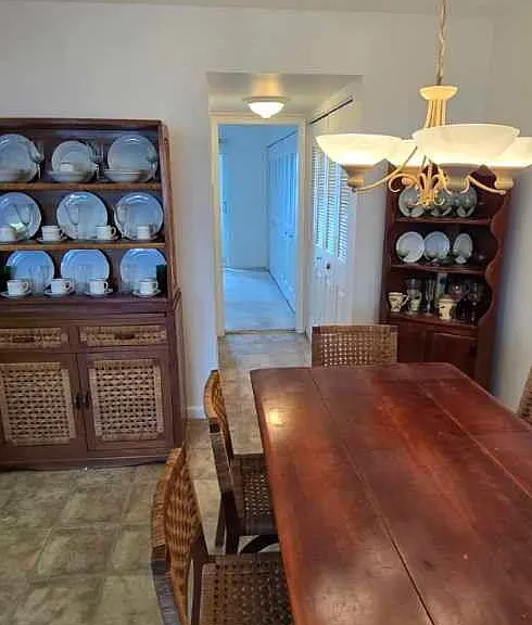 358 Chatham S #R — Photo 8