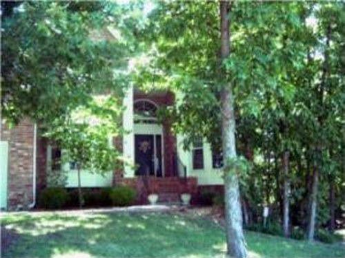 1st image of 9719 Walnut Woods Dr