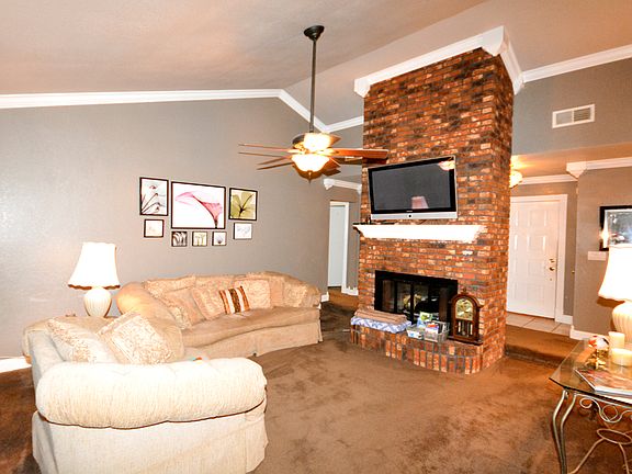4th image of 130 Newcastle Cir