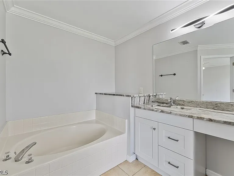 1240 NW 22nd Pl — Photo 28