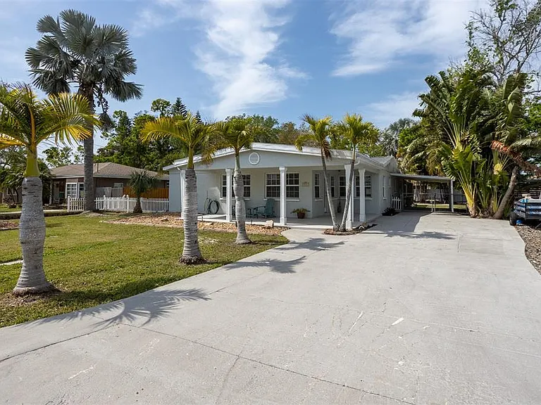 711 Bayshore Dr — Photo 48