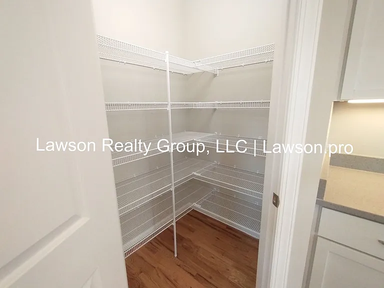 3602 Colonial Green Cir SW — Photo 6