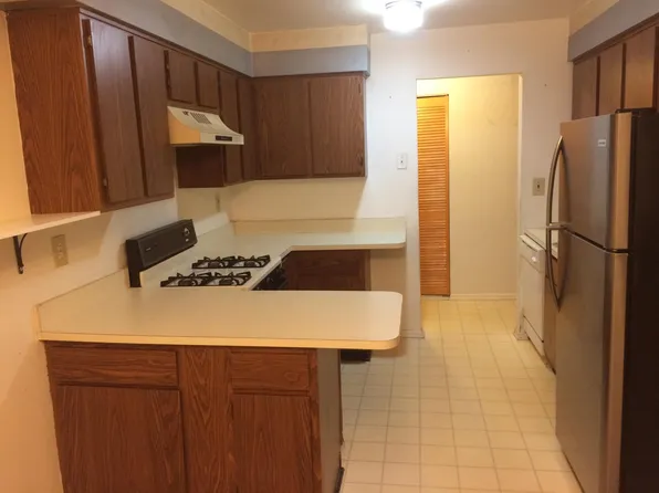 1410 Green Hollow Dr #1410, Iselin, NJ 08830