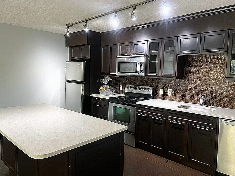 515 23rd Ave SW #X16 — Photo 27