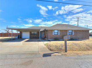 2900 Woodlawn Dr, Moore, OK 73160