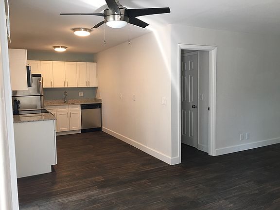 4th image of 14124 Golfers Dr W