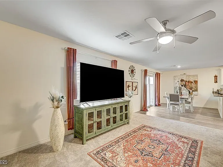 1624 Desert Path Ave — Photo 33