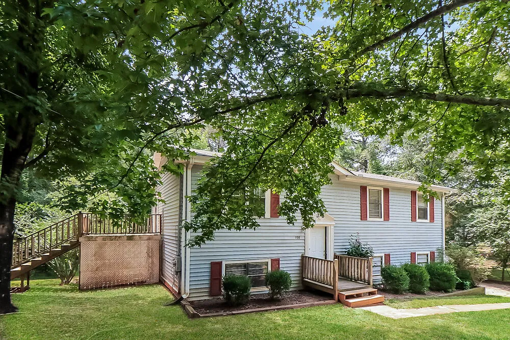 3 bed, 2.0 bath, 1716 sqft, $2,325 — Photo 1