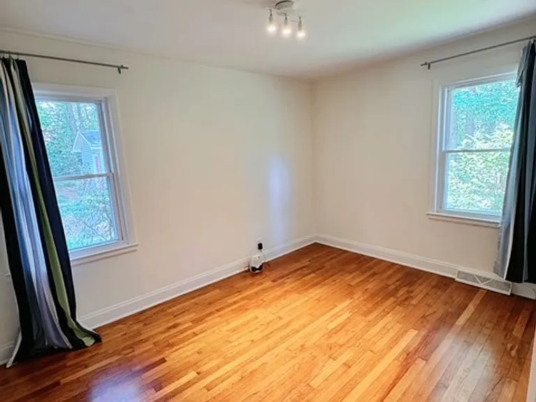 3028 Dixon Rd — Photo 13