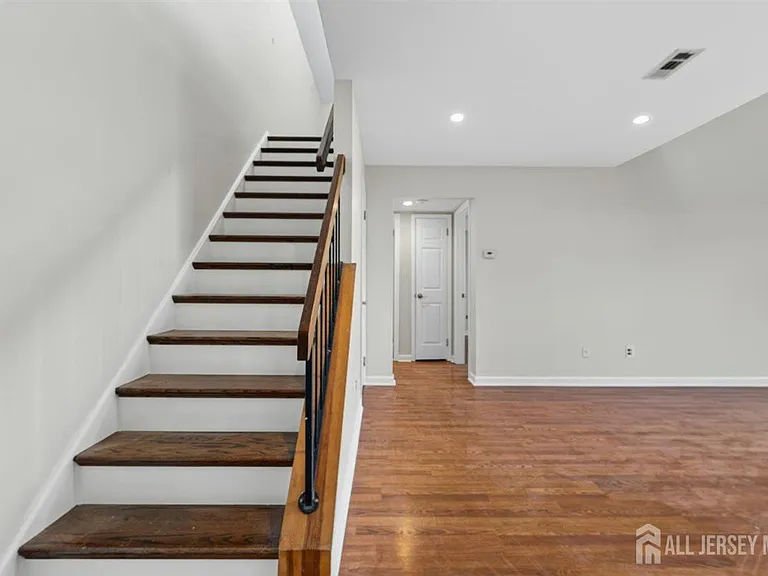 94 Beverly Hill Ter #F — Photo 7