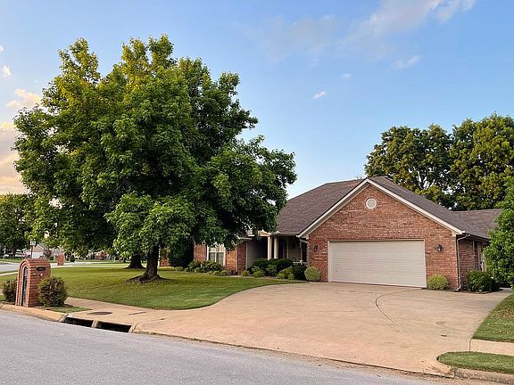 3rd image of 2922 N Quail Creek Dr