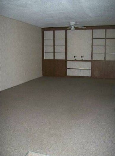 Living rm/ Dining rm